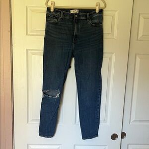 Abercrombie & Fitch High Rise Mom Jeans - Dark Blue